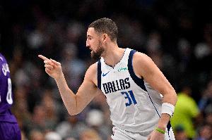 热媒总结过去两周热火与克莱的联系&喊话莱利：去把这事办妥吧